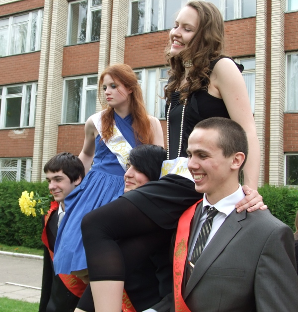 выпускники 2010