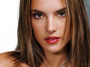 Алессандра Амбросио