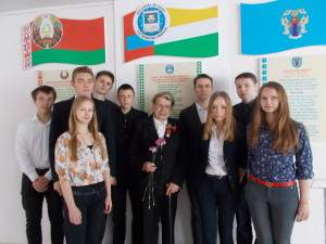Нелли Ивановна с учениками лицея